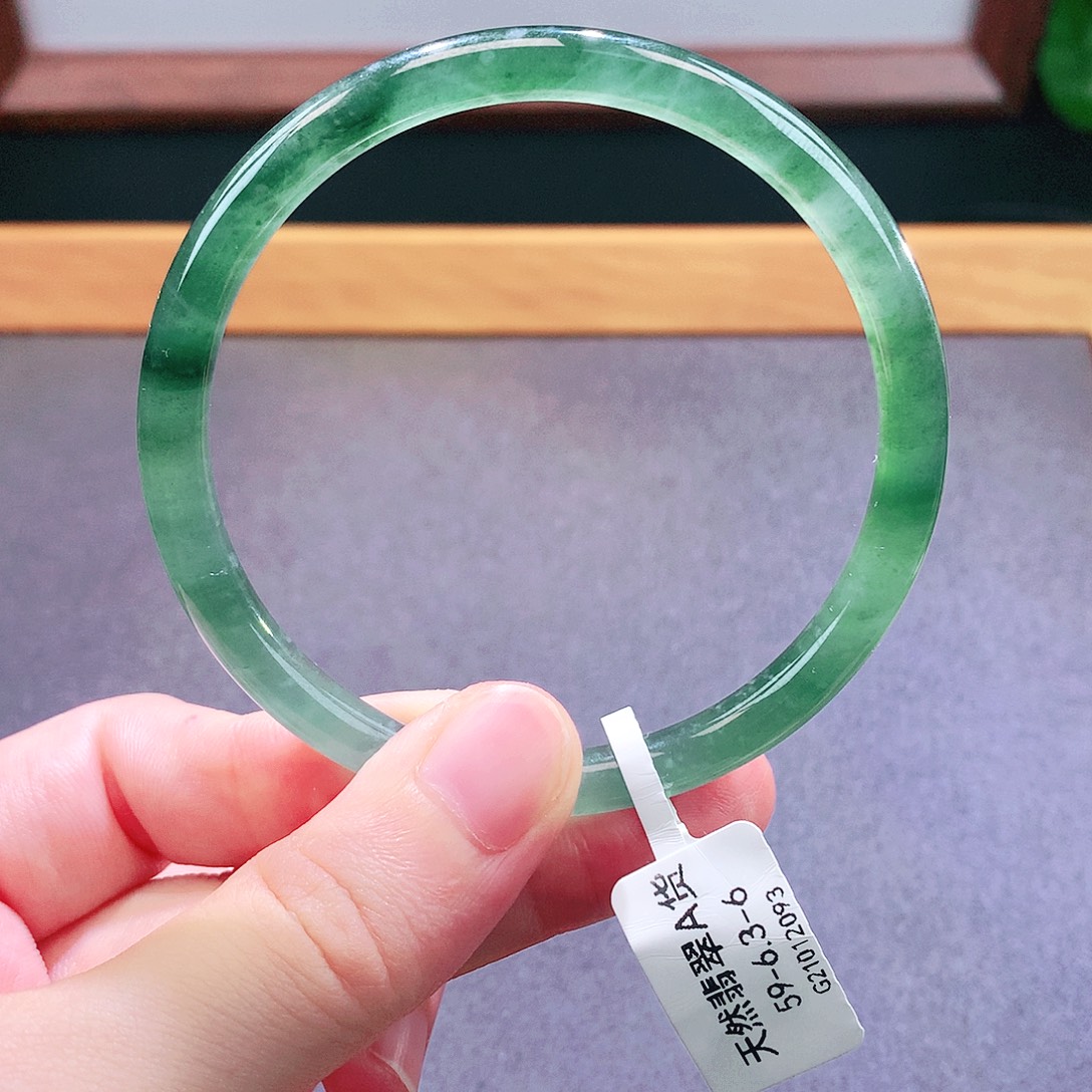 未镶嵌手镯翡翠天然翡翠