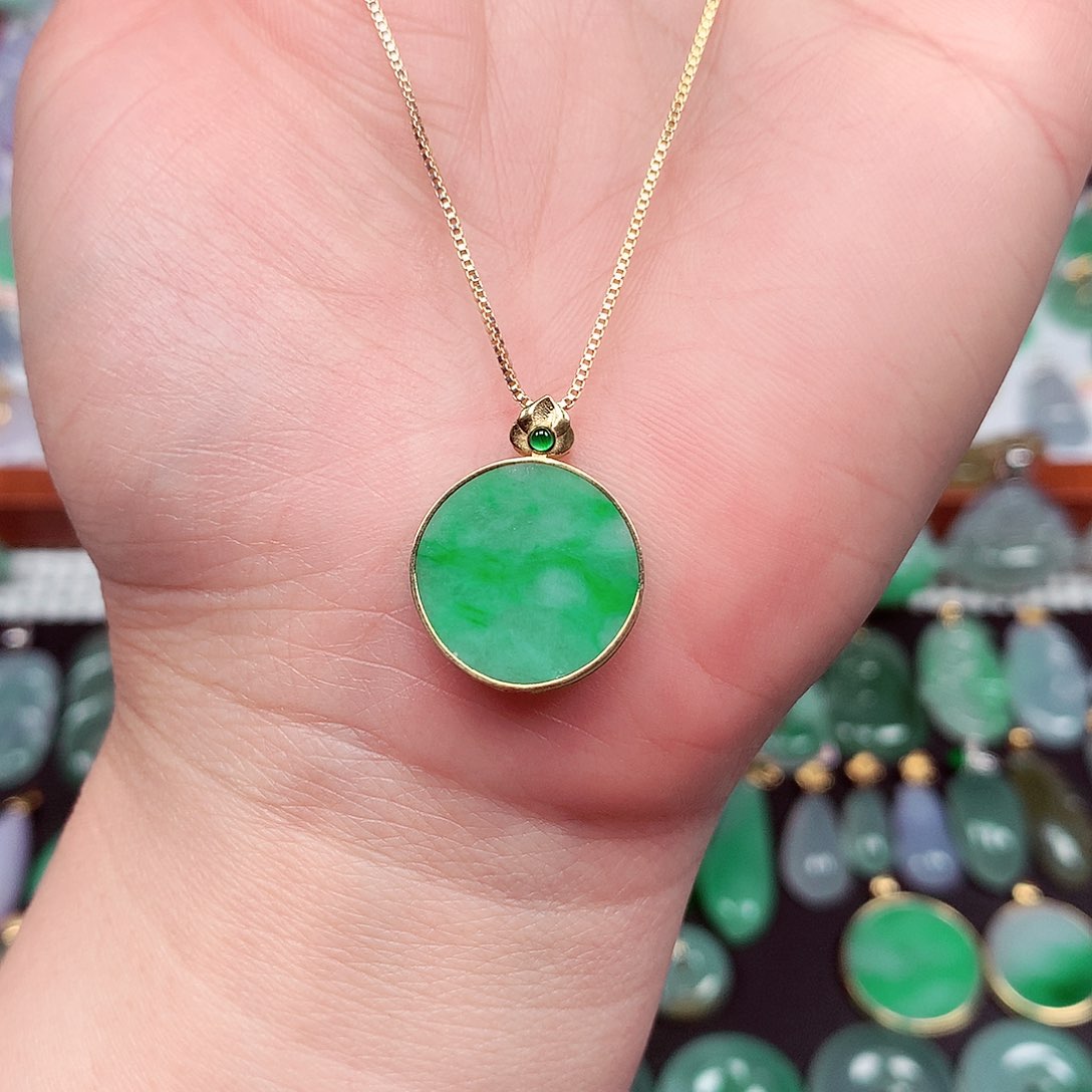 翡翠颈饰18K金镶嵌天然翡翠A货