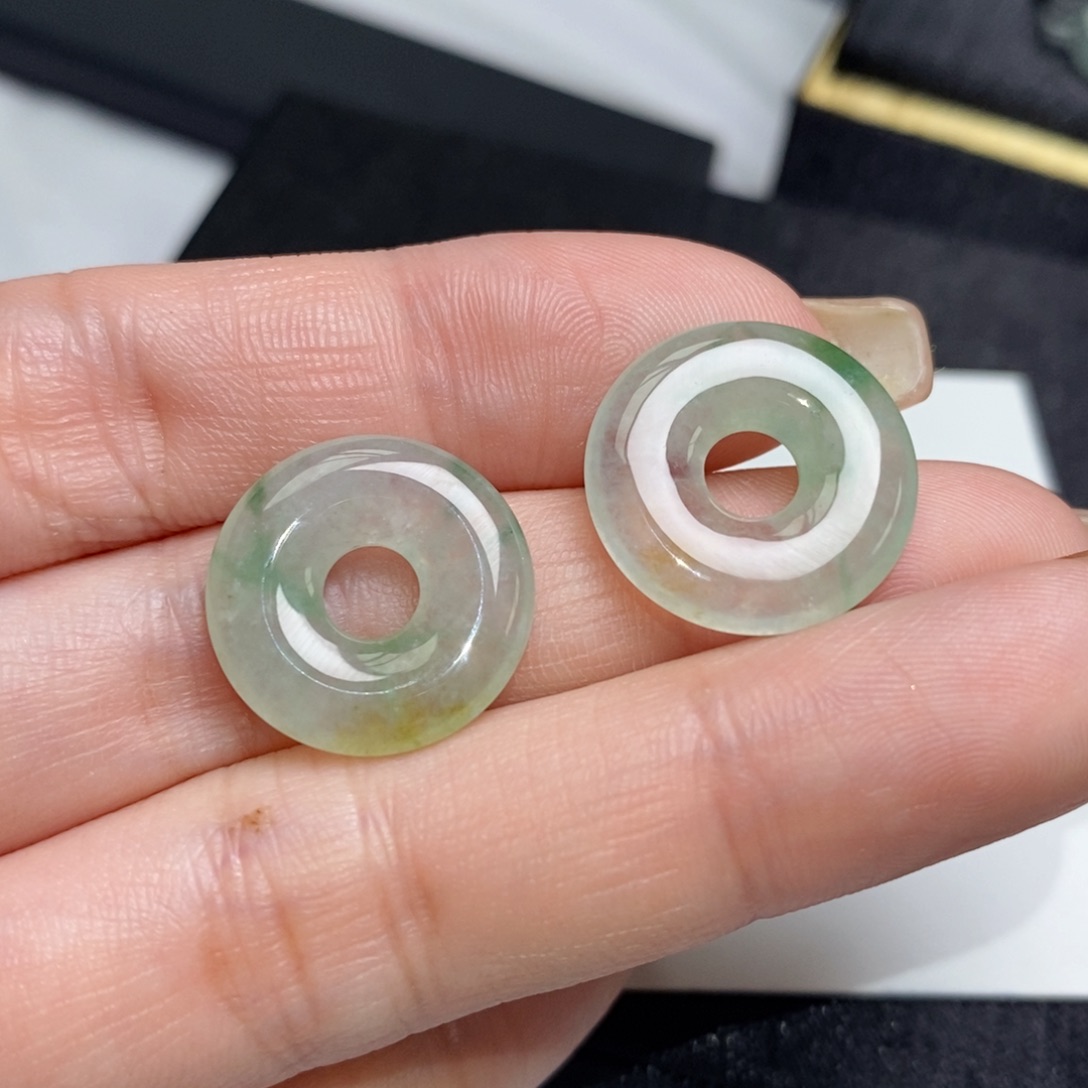 翡翠未镶嵌耳饰甜甜圈