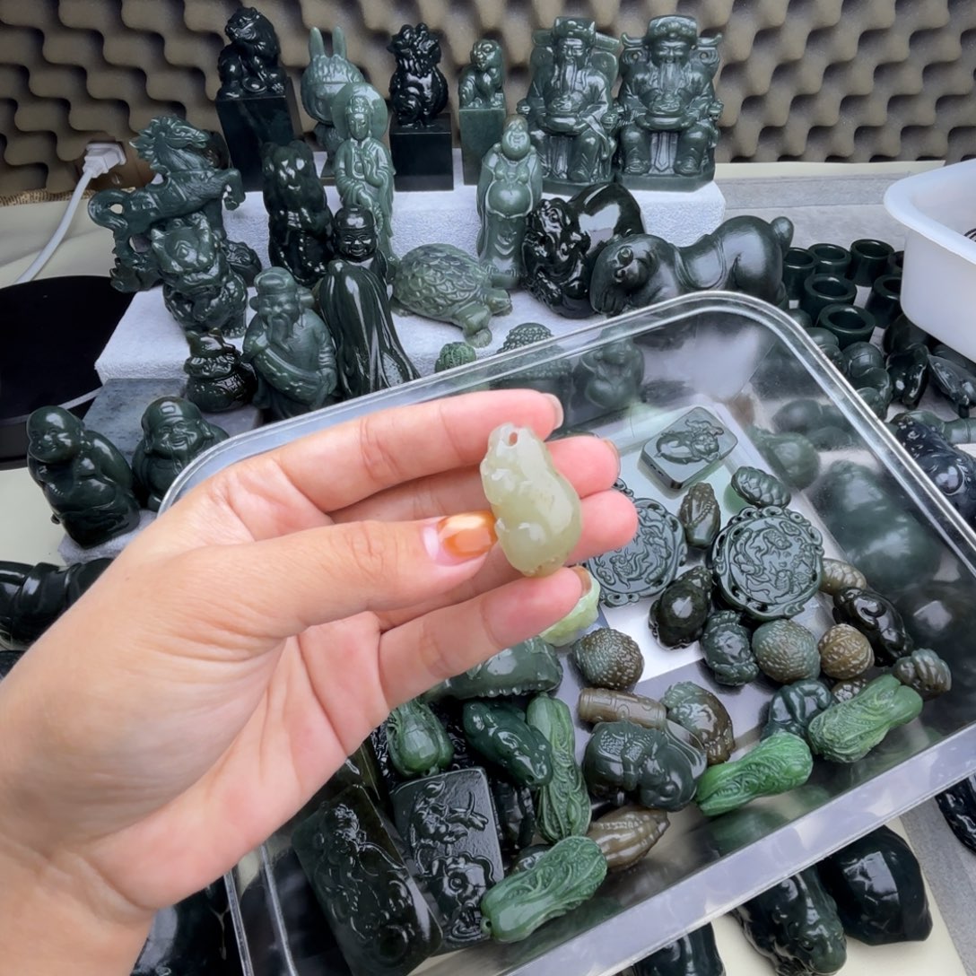 和田玉（糖玉）未镶嵌颈饰