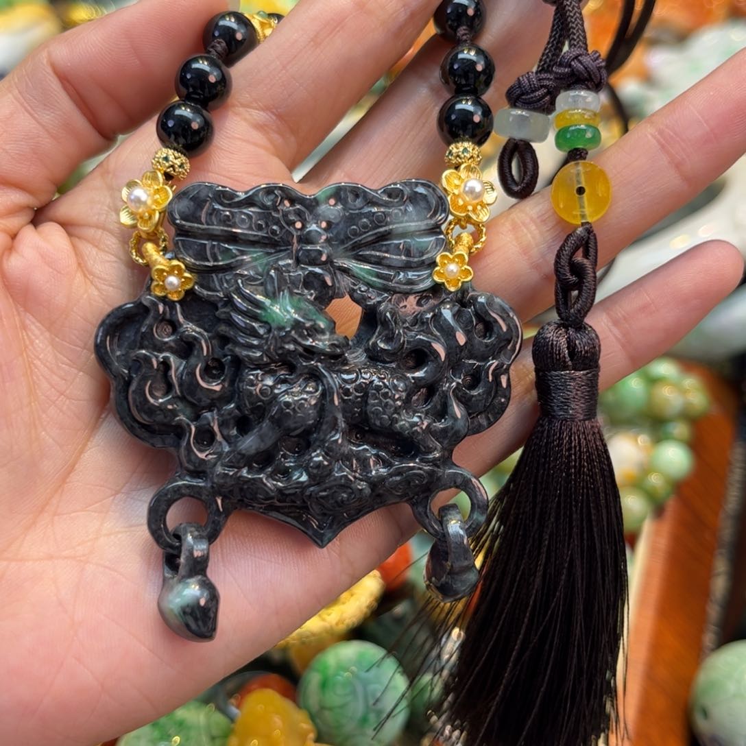 翡翠颈饰未镶嵌待编款