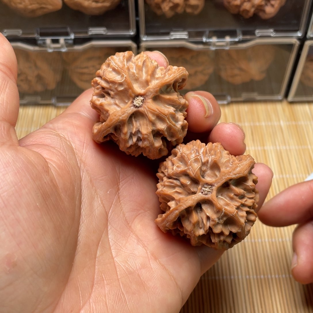 【闪购商品】文玩核桃把件苹果………