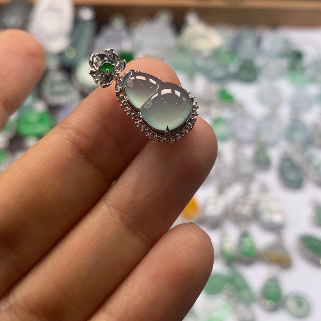 翡翠18K金镶嵌吊坠(不含链)