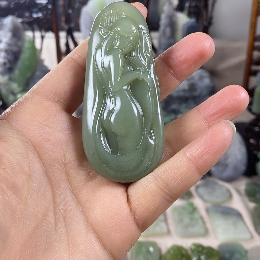 和田玉未镶嵌颈饰