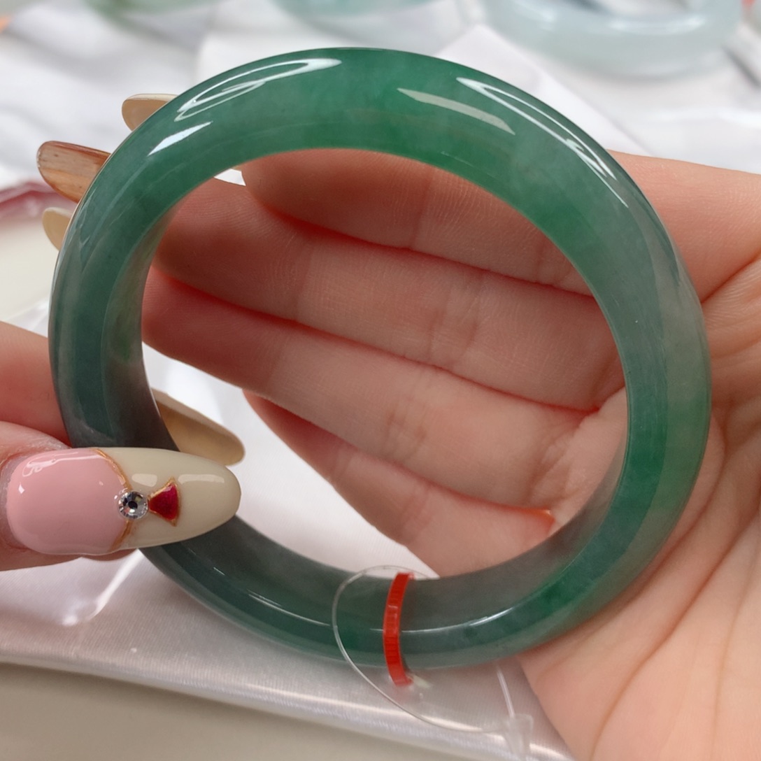 翡翠手镯未镶嵌58.1圈口