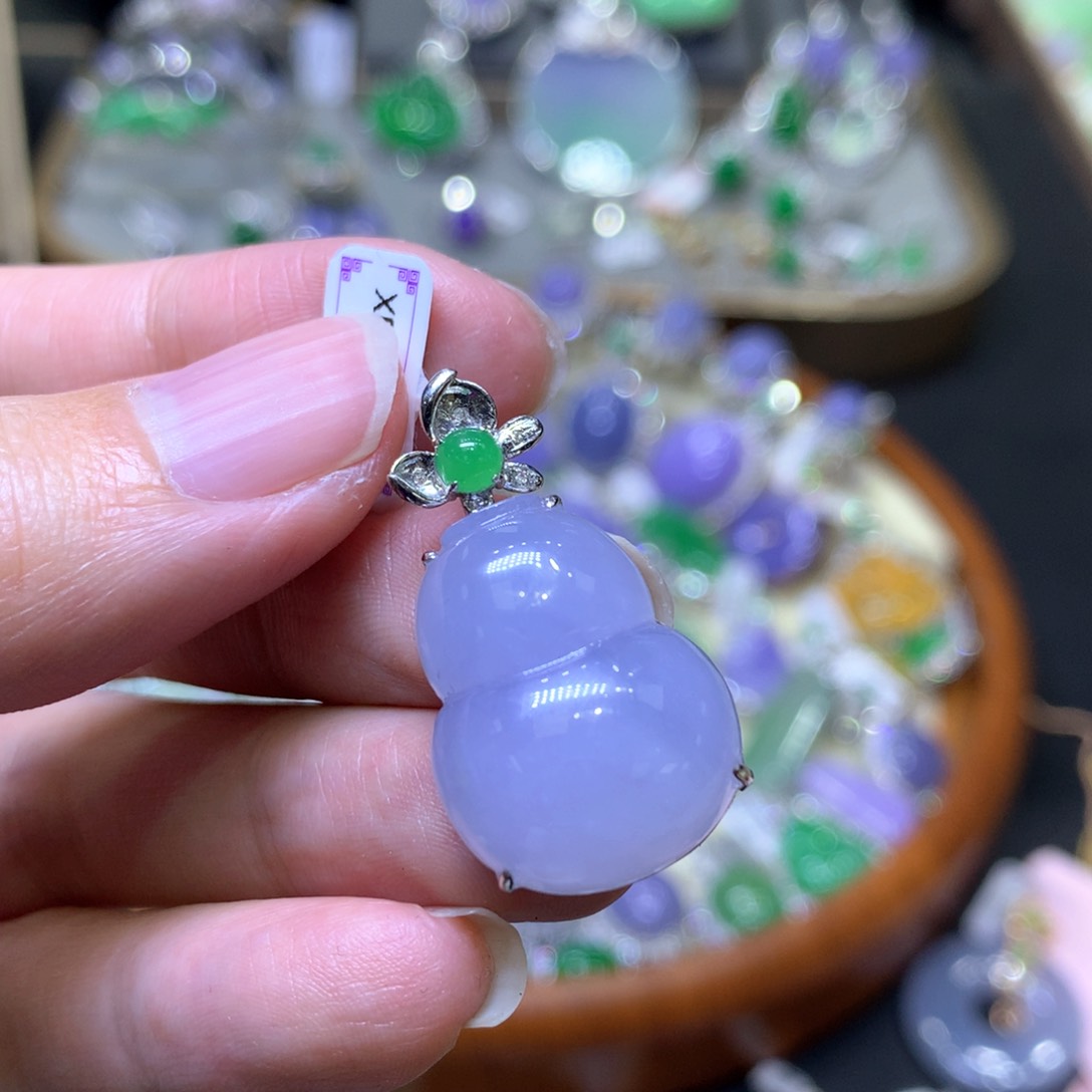 【闪购商品】翡翠颈饰18K金镶嵌翡翠吊坠项链