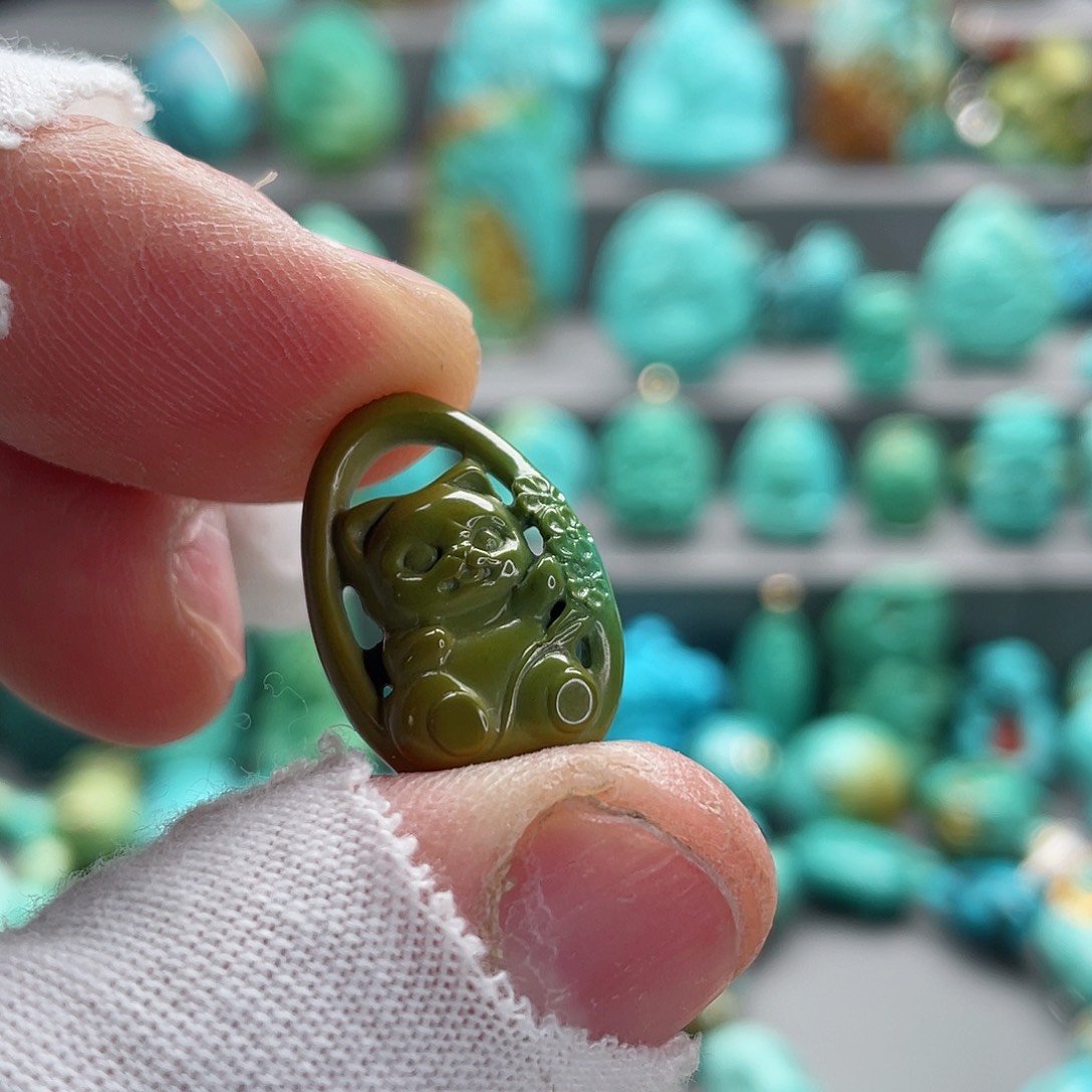 绿松石颈饰未镶嵌