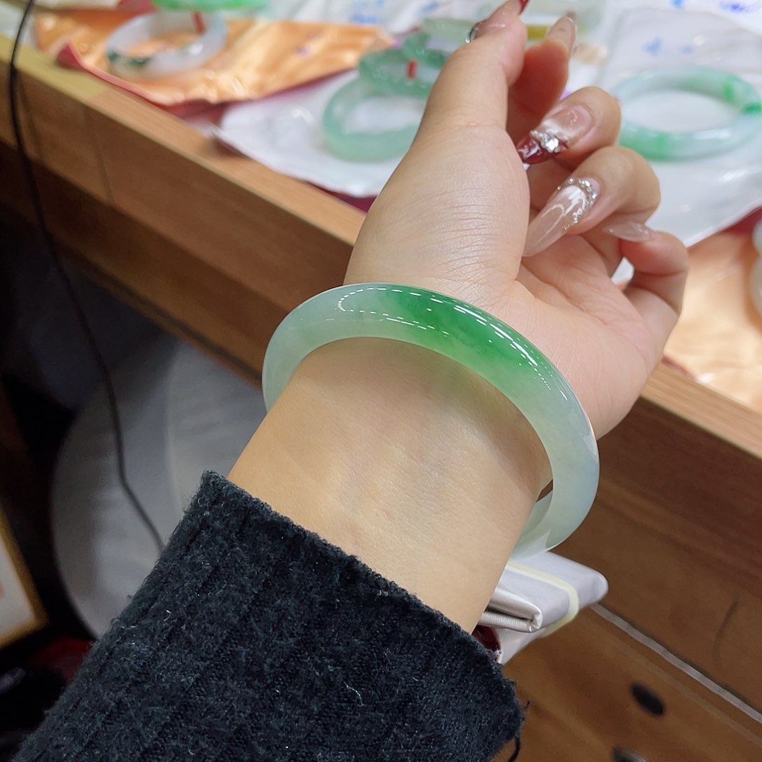 翡翠手镯未镶嵌8 号链接