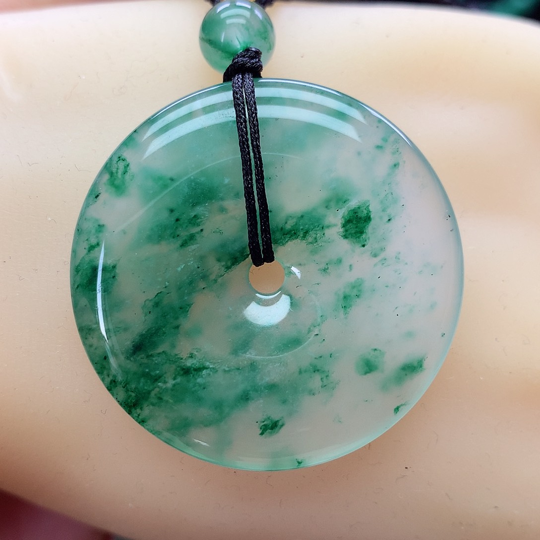 石英质玉颈饰未镶嵌