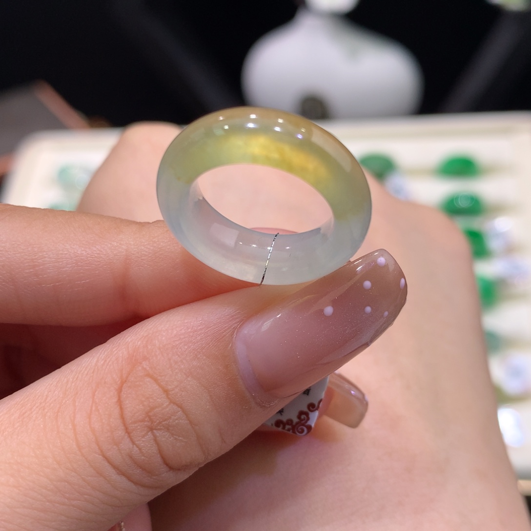 翡翠未镶嵌戒指翡翠