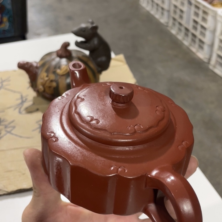 老厂紫砂壶一件。