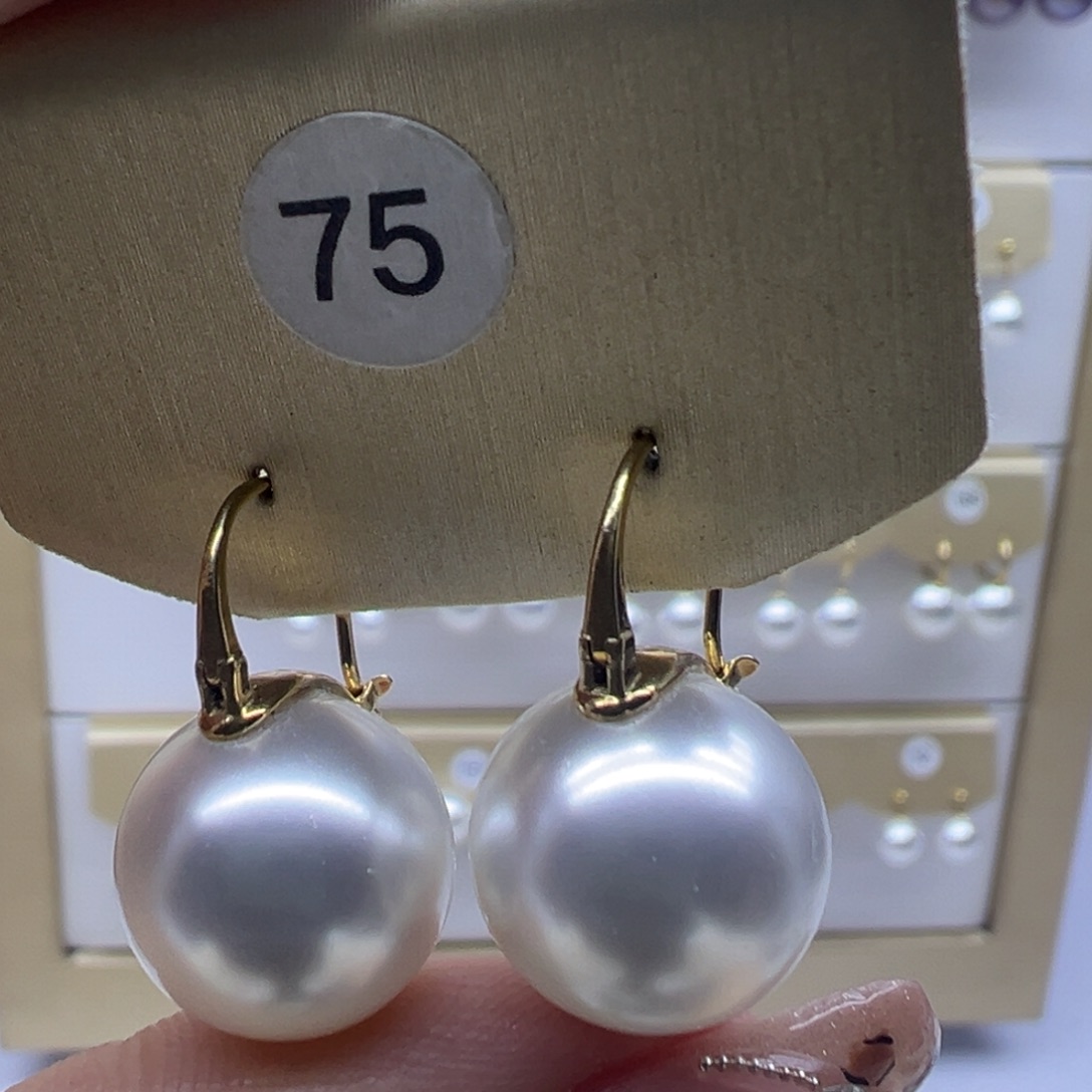 淡水珍珠18K金镶嵌耳饰