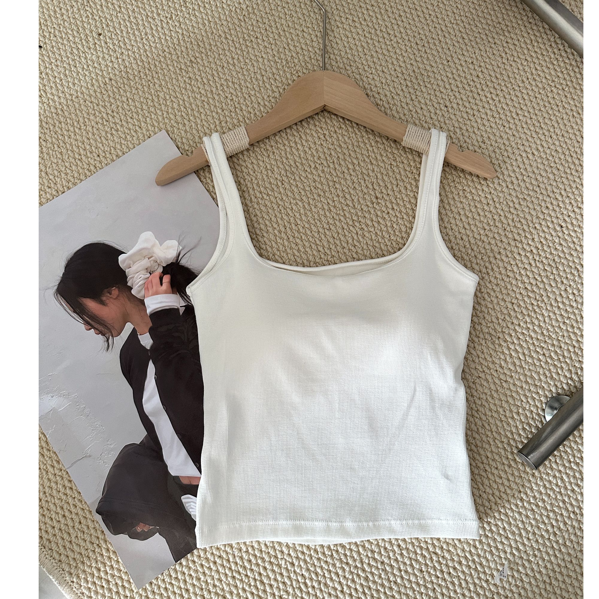 叁秋又见/2025轻职风纯欲风辣妹风背心吊带短款无袖韩版