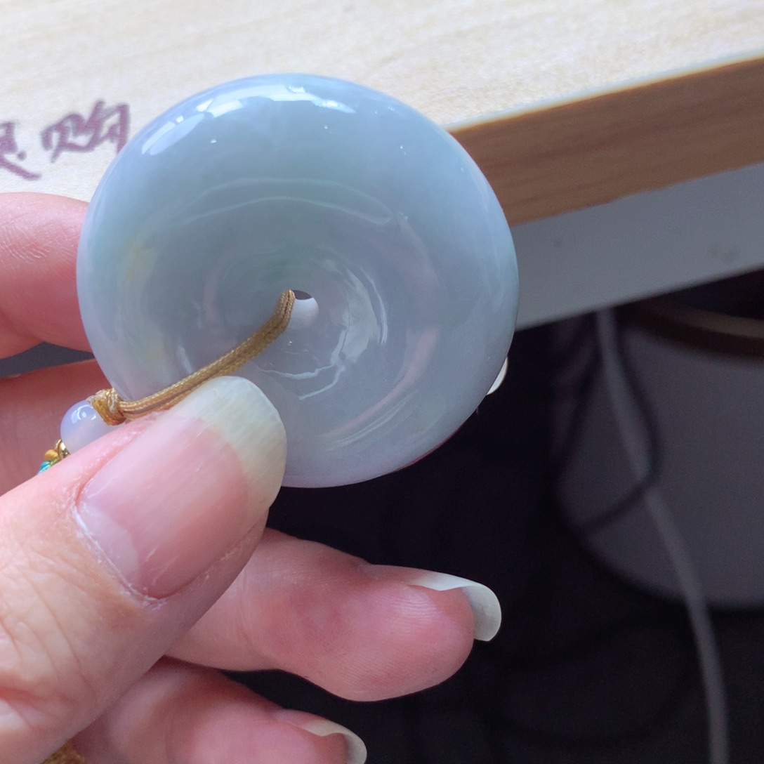 翡翠颈饰未镶嵌吊坠