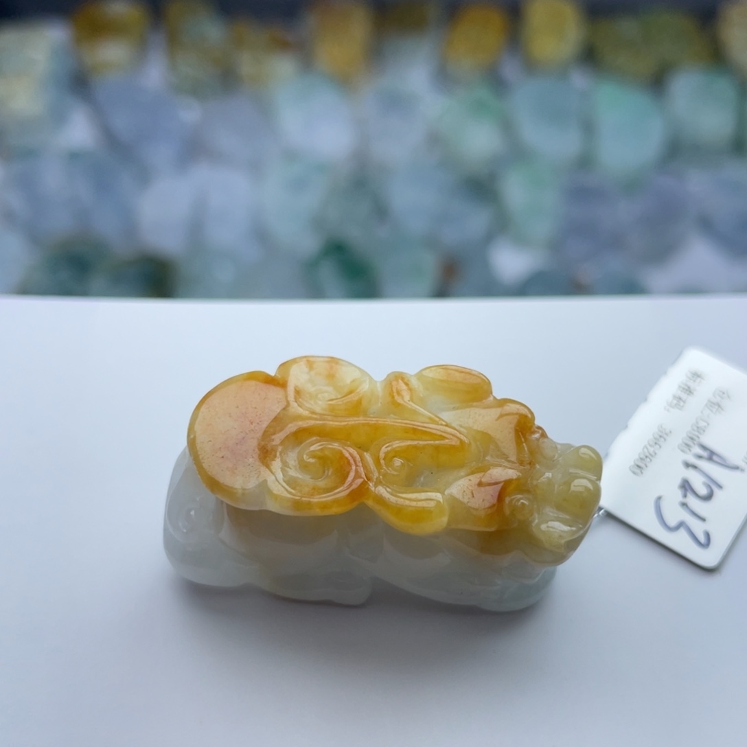 翡翠颈饰未镶嵌貔貅