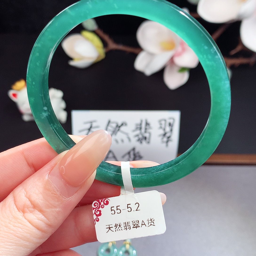 翡翠手镯（圆镯）未镶嵌