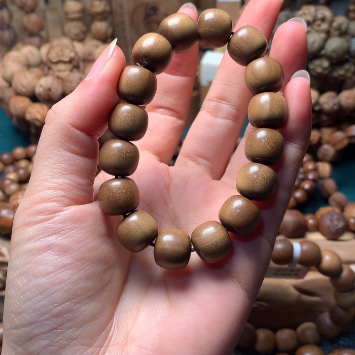 檀香木手串/手链吃***？老山檀香1.2*1.3