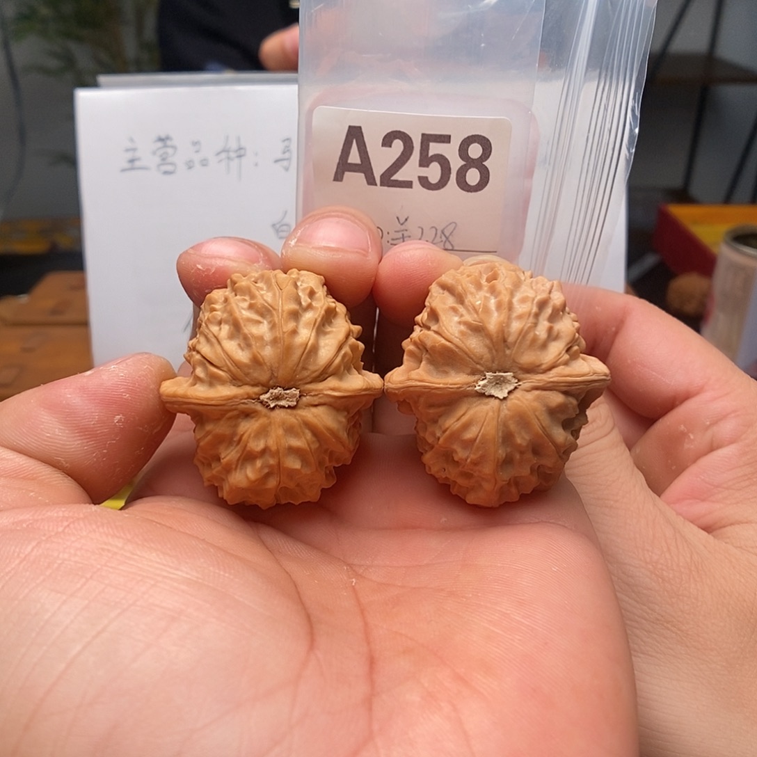 吊坠文玩核桃黄松峪40.5