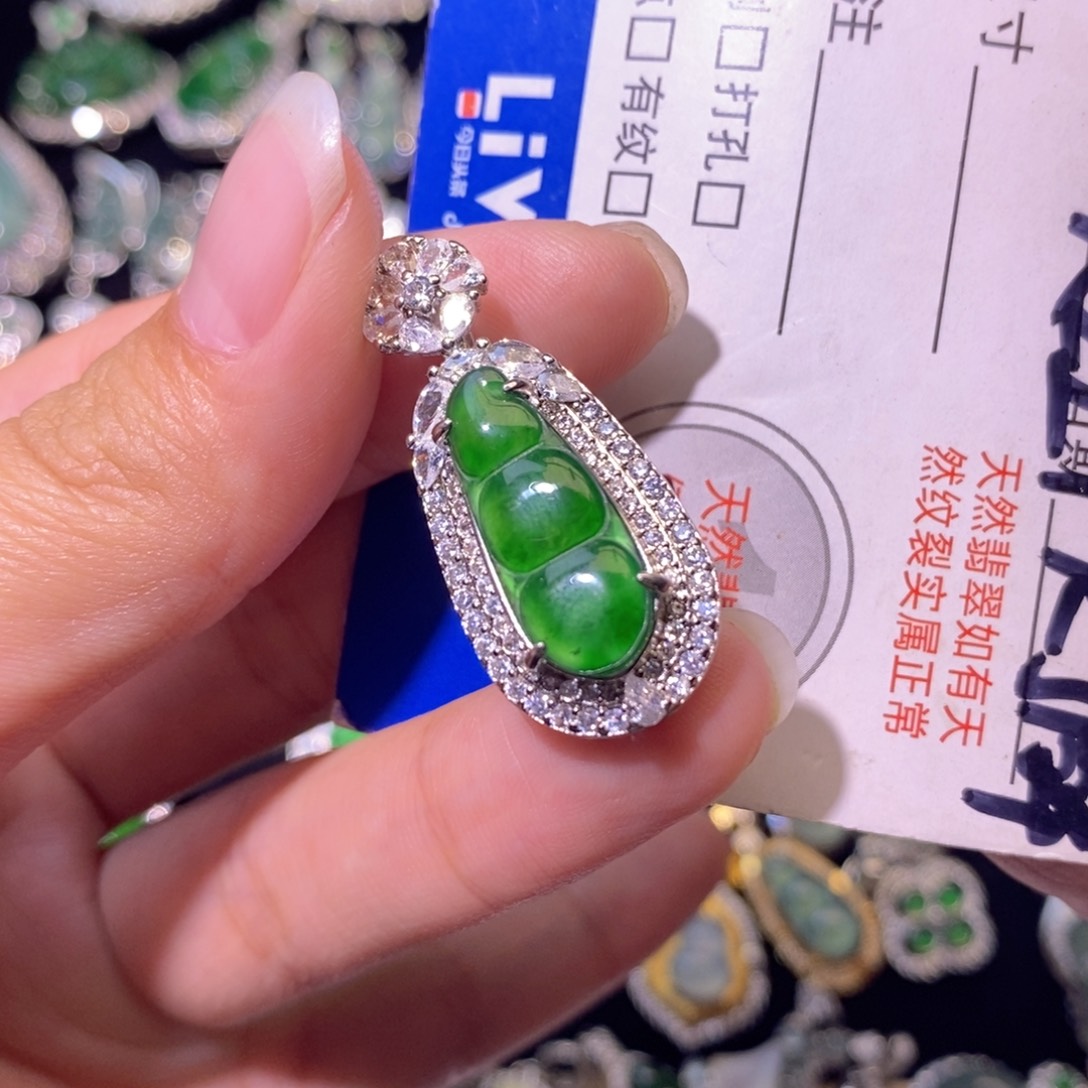 翡翠未镶嵌颈饰天然