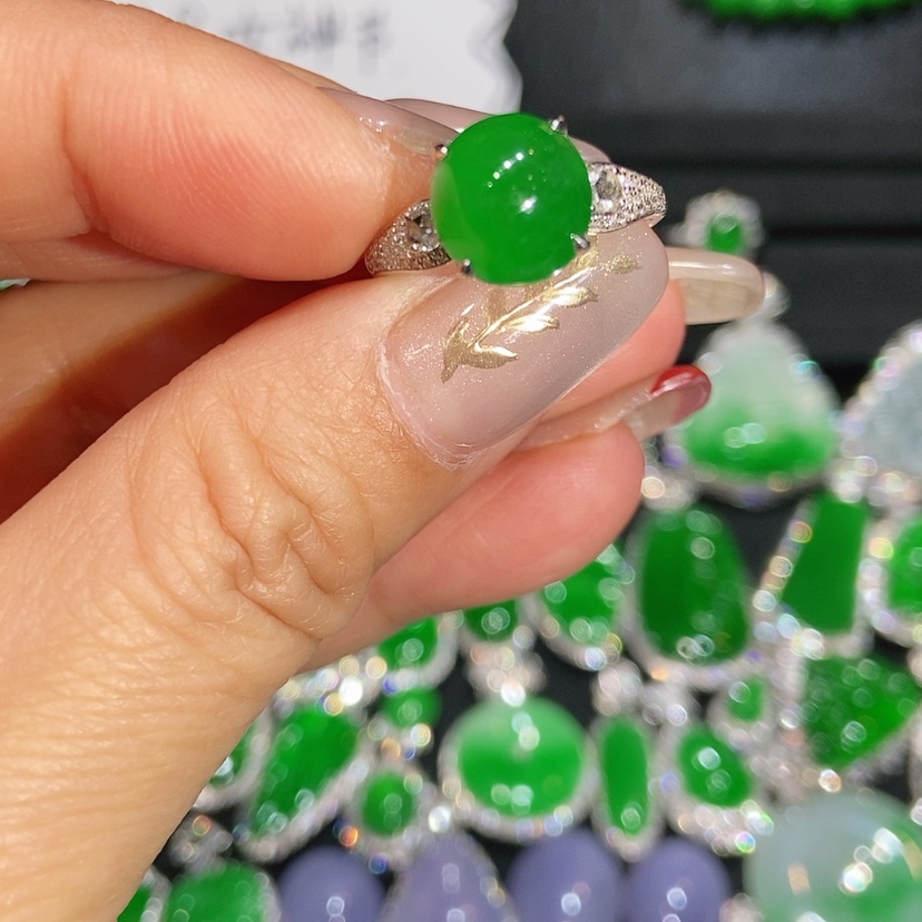 【闪购商品】翡翠戒指18K金镶嵌天然翡翠