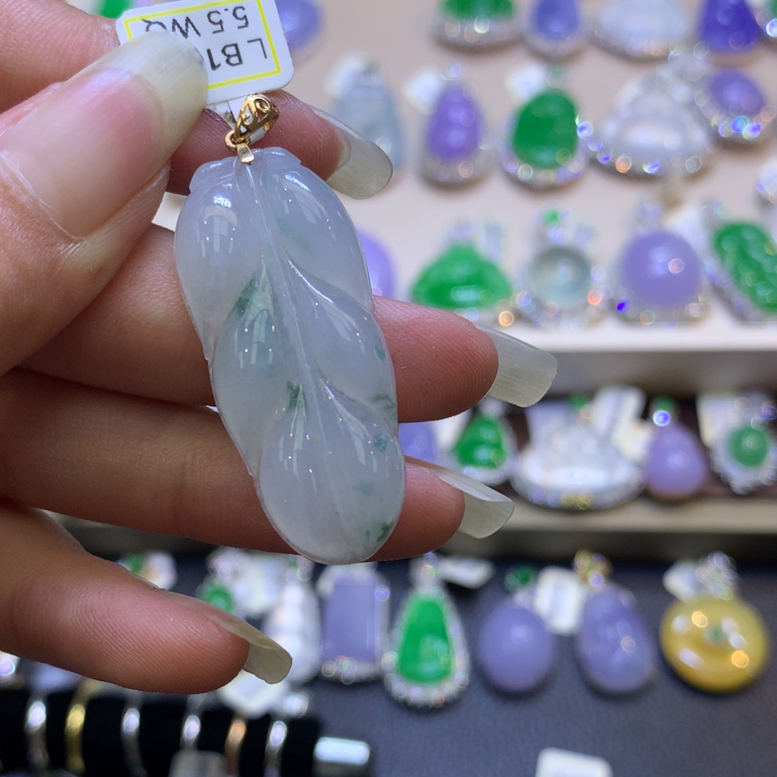 翡翠18K金镶嵌颈饰翡翠