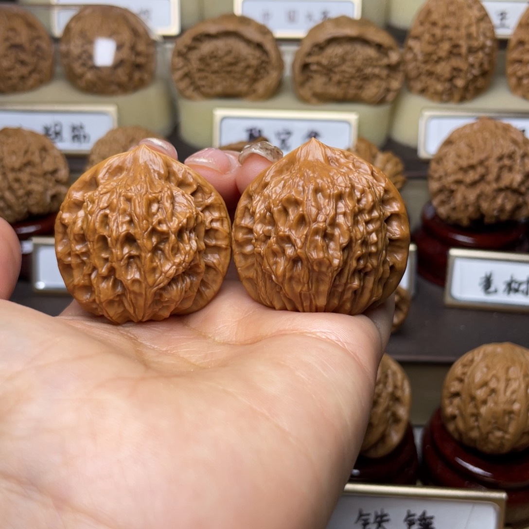 文玩核桃把件公子帽37左右