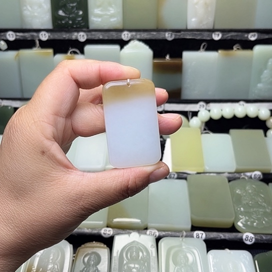 手链未镶嵌和田玉?****。