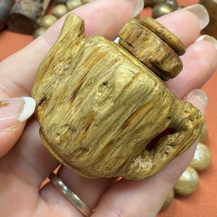 大叶紫檀（黑酸枝木类）