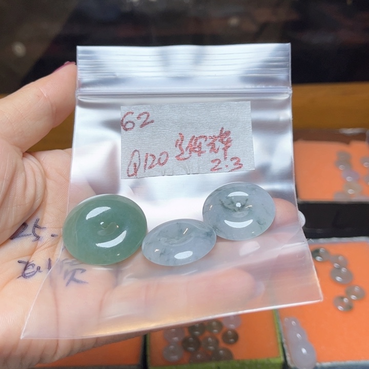 定制翡翠未镶嵌是***啊不