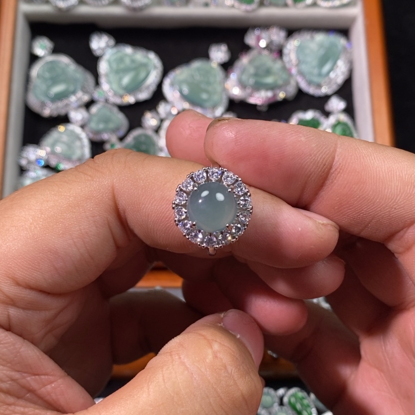 【闪购商品】翡翠颈饰未镶嵌天然