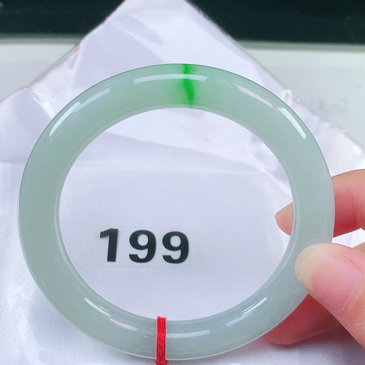 翡翠未镶嵌手镯（圆镯）58.6