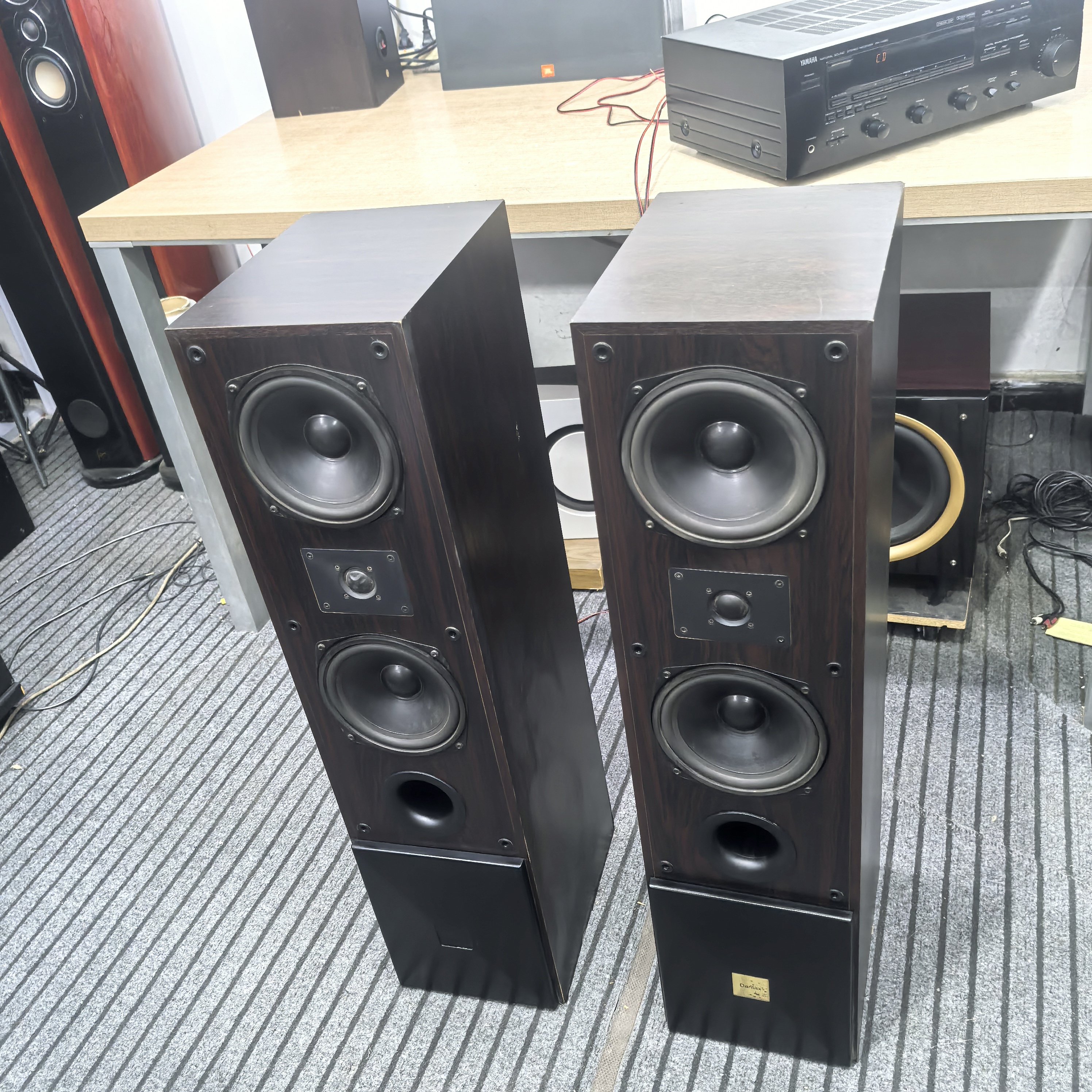 8新  落地音箱正常使用邮费自理