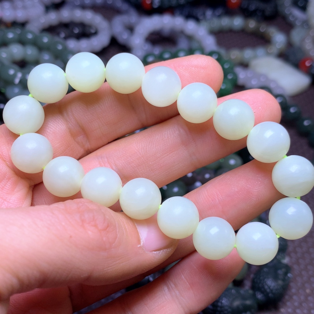 和田玉未镶嵌手串12