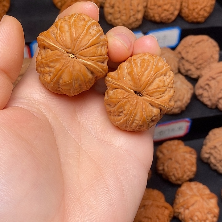 行***蒙文玩核桃吊坠元宝顺丰到付