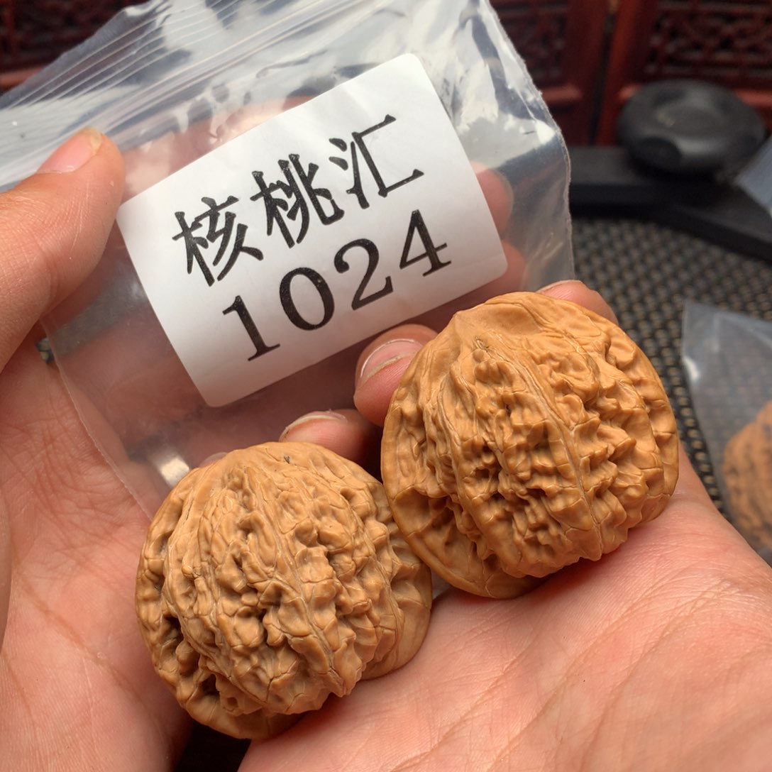 文玩核桃吊坠望月42