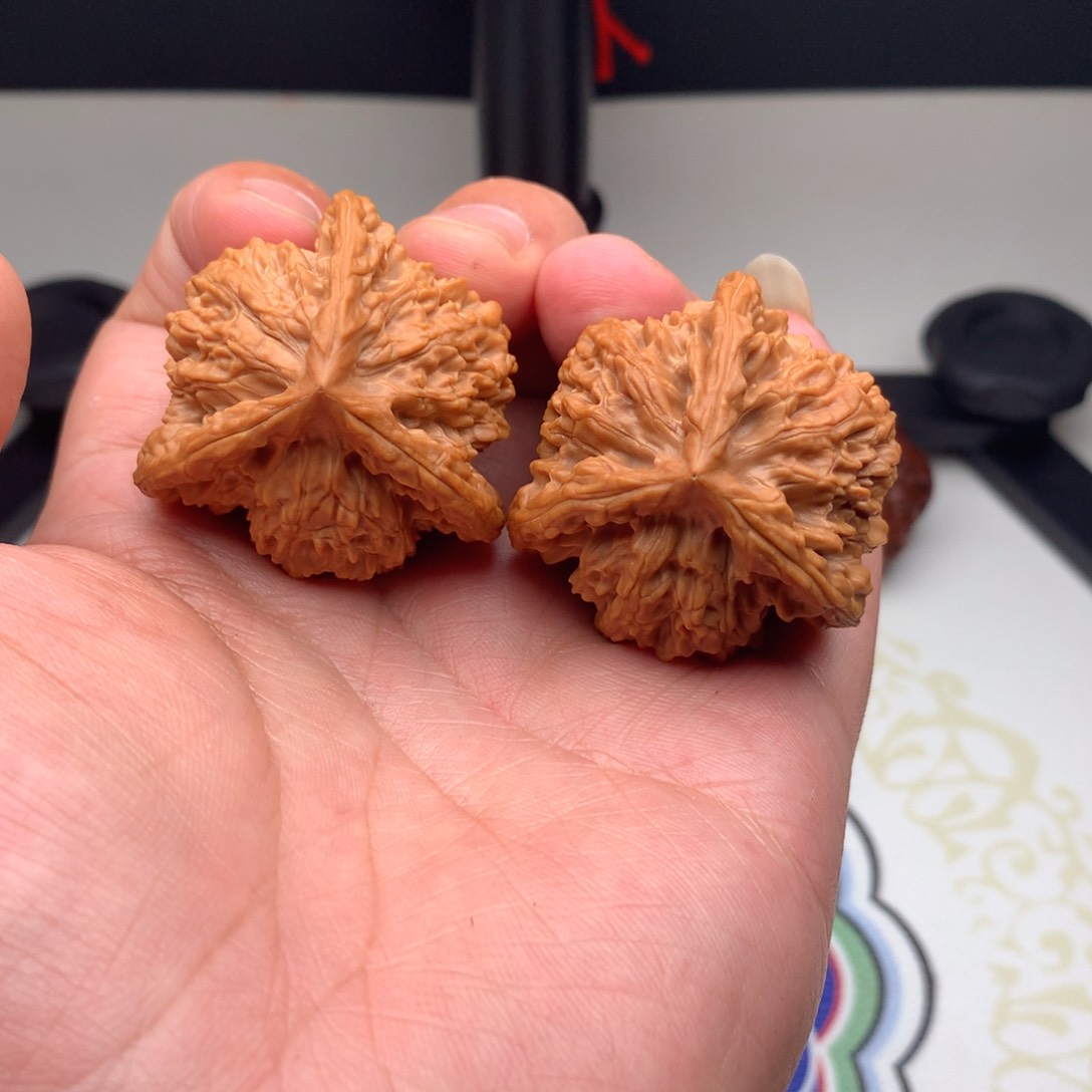 文玩核桃把件霞云岭42.5