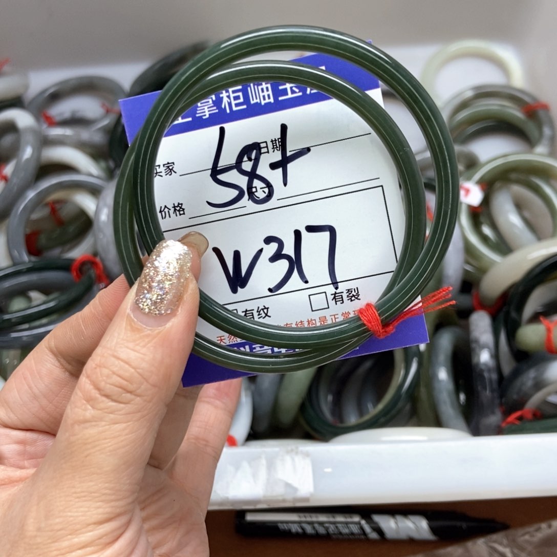 和田玉手镯手镯未镶嵌