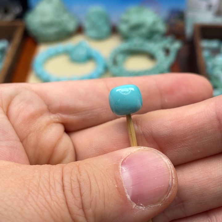 绿松石颈饰未镶嵌