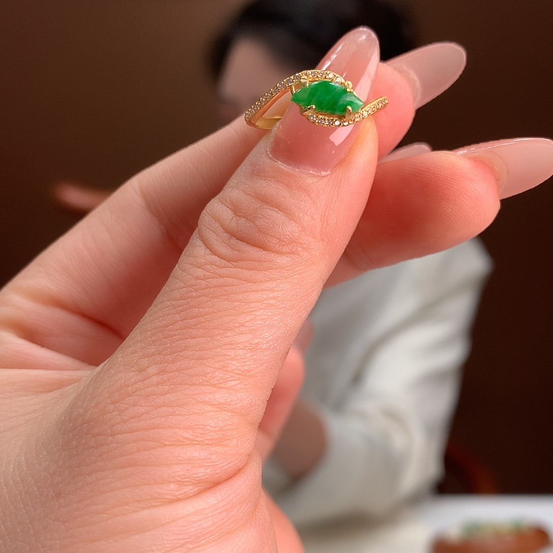 银S925镶嵌翡翠耳饰