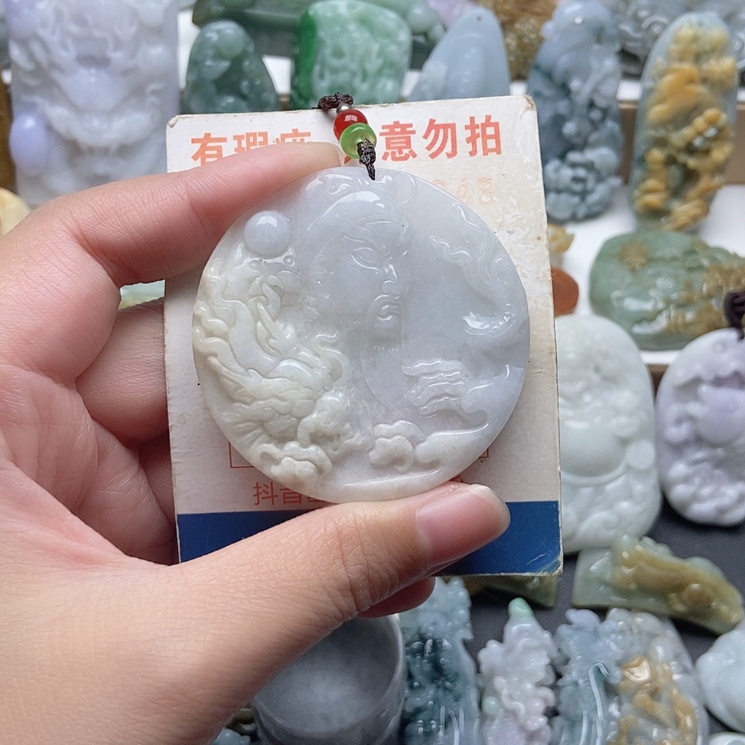 翡翠未镶嵌颈饰翡翠