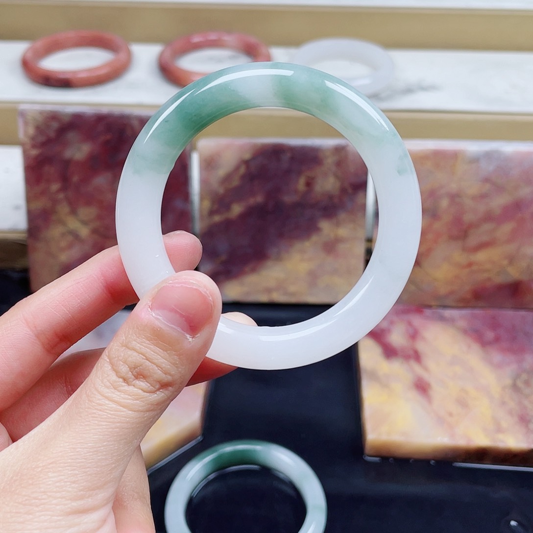 石英质玉手镯未镶嵌田*