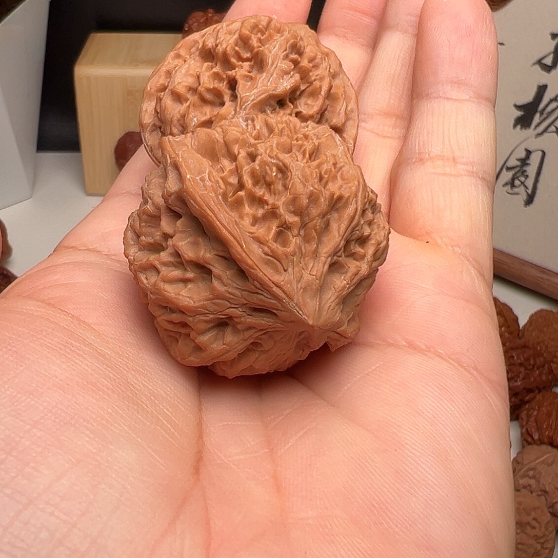 给***胖吊坠文玩核桃野牛