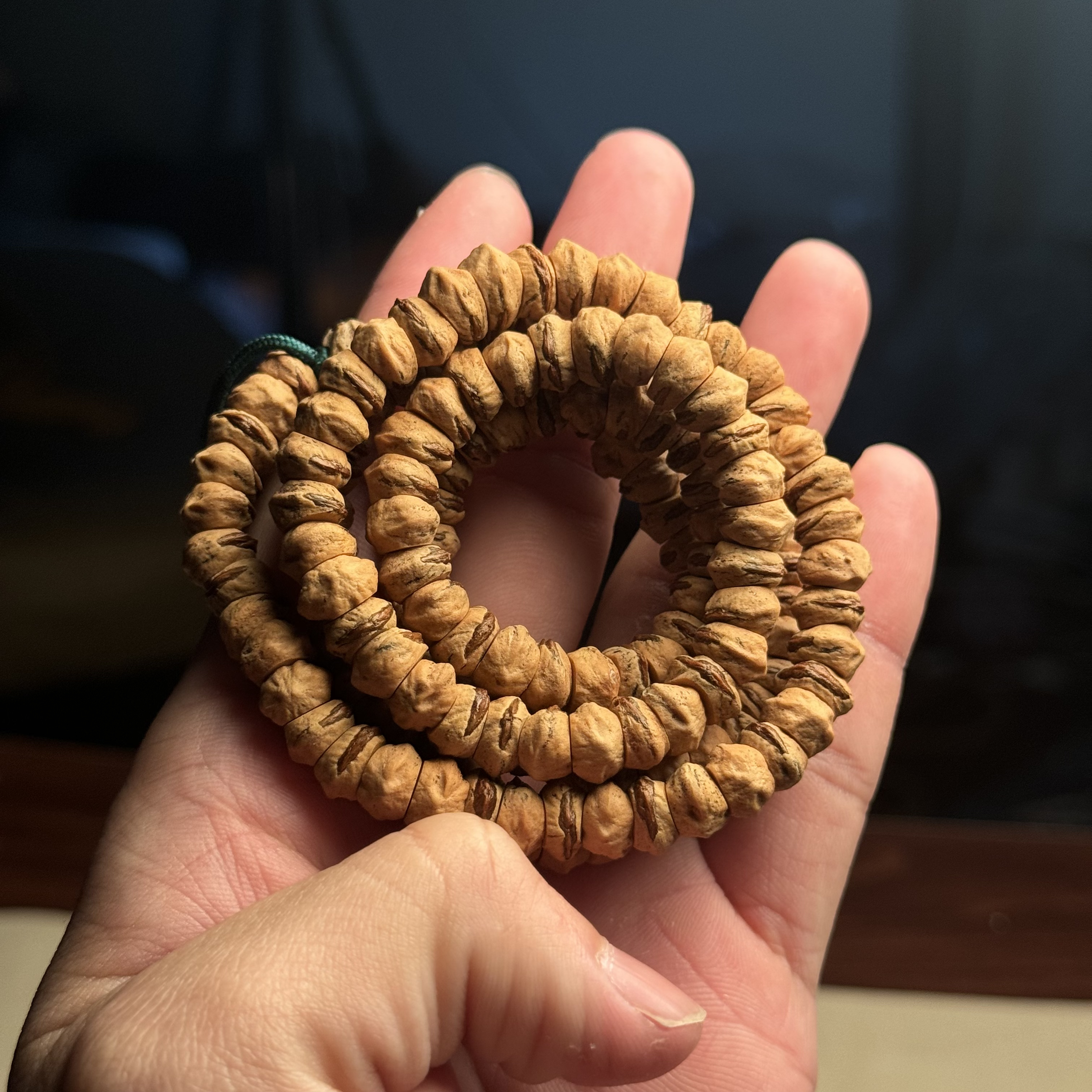 热振柏香籽红芽斜切奶油皮尺寸8➕