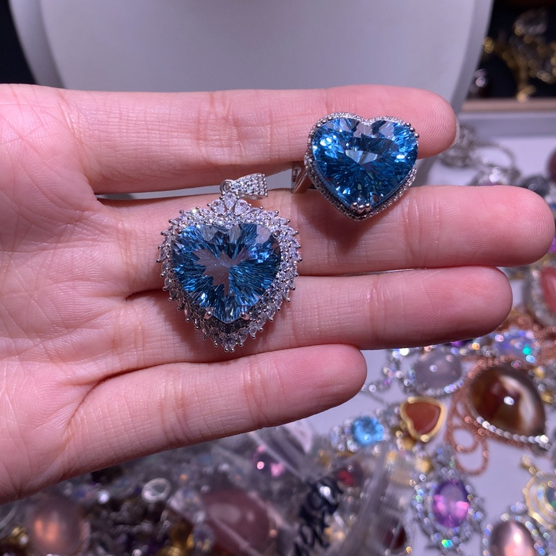 【闪购商品】银S925镶嵌戒指水晶少**吖