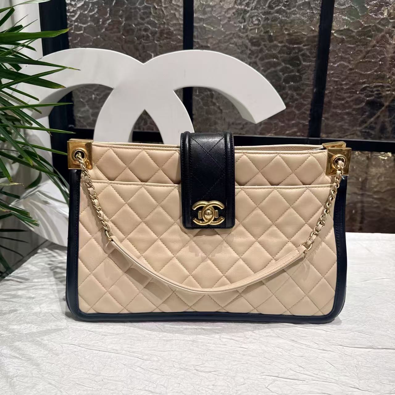 95新 Chanel/香奈儿 香奈儿奶茶色单肩包 25090067-01