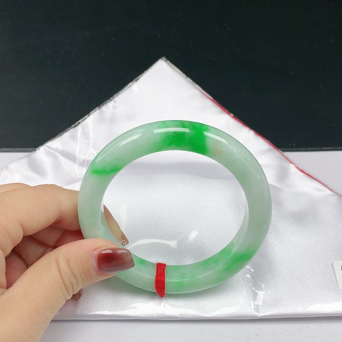 翡翠手镯未镶嵌翡翠390