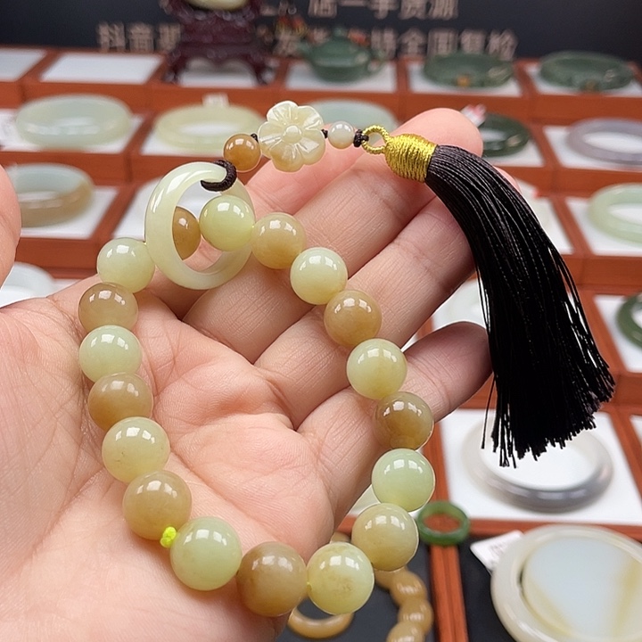 未镶嵌和田玉手链手持