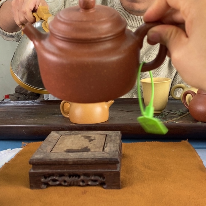 紫砂茶壶红降坡德钟240左右的容量