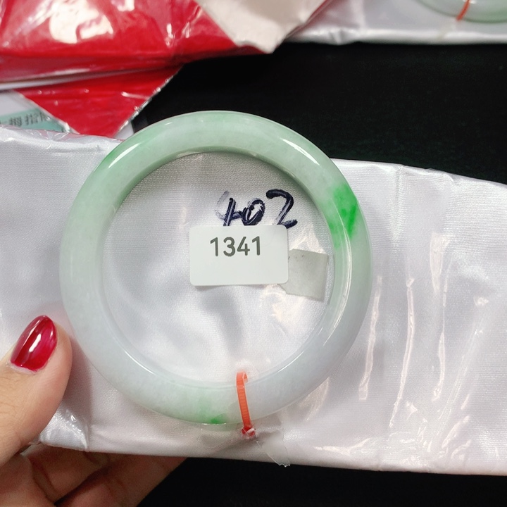 翡翠手镯未镶嵌天然翡翠手镯02