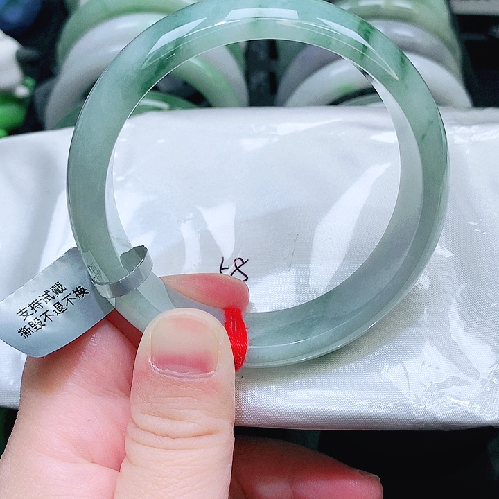 翡翠未镶嵌手镯601